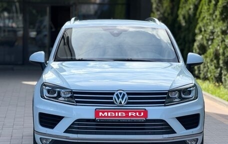 Volkswagen Touareg III, 2015 год, 2 585 000 рублей, 2 фотография