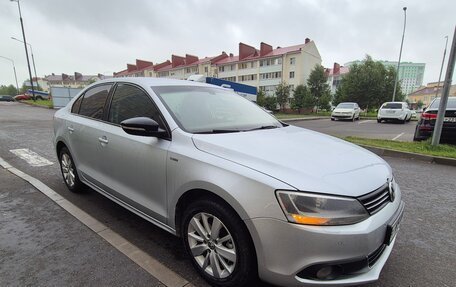 Volkswagen Jetta VI, 2014 год, 1 020 000 рублей, 2 фотография