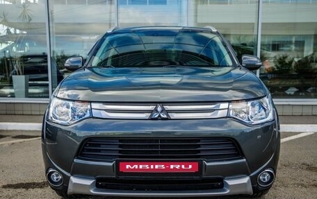Mitsubishi Outlander III рестайлинг 3, 2014 год, 1 738 000 рублей, 2 фотография