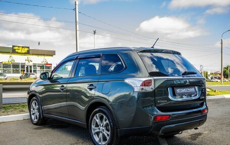 Mitsubishi Outlander III рестайлинг 3, 2014 год, 1 738 000 рублей, 5 фотография