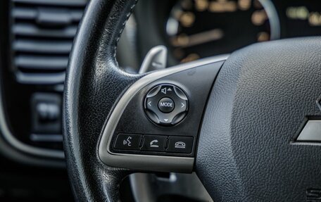 Mitsubishi Outlander III рестайлинг 3, 2014 год, 1 738 000 рублей, 17 фотография