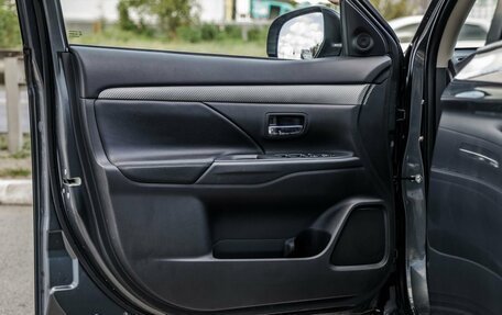 Mitsubishi Outlander III рестайлинг 3, 2014 год, 1 738 000 рублей, 26 фотография