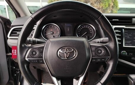 Toyota Camry, 2018 год, 3 250 000 рублей, 15 фотография