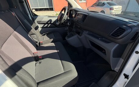 Opel Vivaro, 2021 год, 3 300 000 рублей, 5 фотография