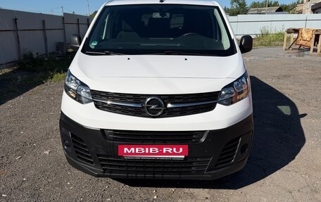 Opel Vivaro, 2021 год, 3 300 000 рублей, 9 фотография