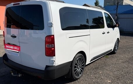 Opel Vivaro, 2021 год, 3 300 000 рублей, 8 фотография