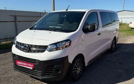 Opel Vivaro, 2021 год, 3 300 000 рублей, 10 фотография
