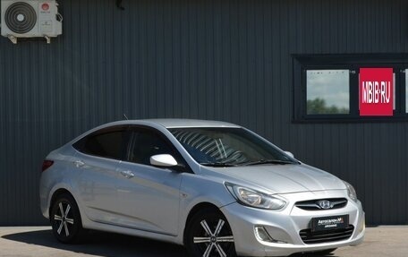 Hyundai Solaris II рестайлинг, 2013 год, 589 999 рублей, 3 фотография