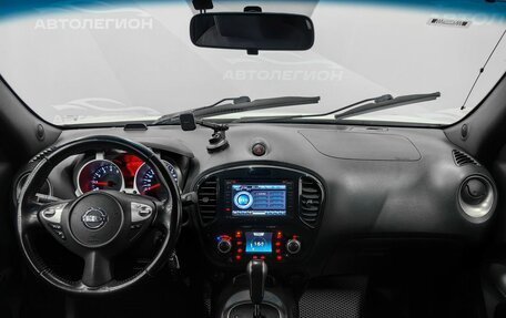 Nissan Juke II, 2011 год, 880 000 рублей, 9 фотография