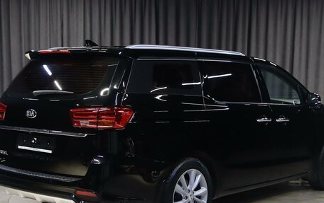 KIA Carnival III, 2019 год, 2 449 000 рублей, 2 фотография