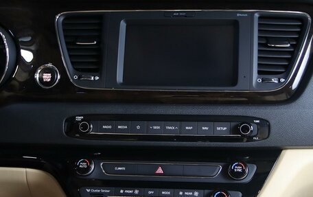 KIA Carnival III, 2019 год, 2 449 000 рублей, 16 фотография