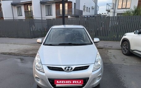 Hyundai i20 IB рестайлинг, 2010 год, 685 000 рублей, 2 фотография