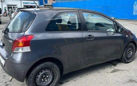 Toyota Yaris III рестайлинг, 2009 год, 470 000 рублей, 4 фотография