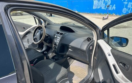 Toyota Yaris III рестайлинг, 2009 год, 470 000 рублей, 7 фотография