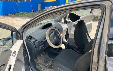 Toyota Yaris III рестайлинг, 2009 год, 470 000 рублей, 10 фотография