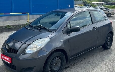 Toyota Yaris III рестайлинг, 2009 год, 470 000 рублей, 2 фотография