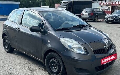 Toyota Yaris III рестайлинг, 2009 год, 470 000 рублей, 3 фотография