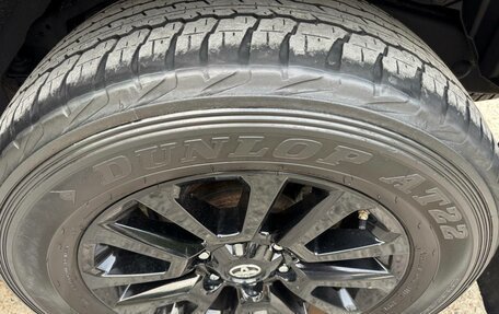 Toyota Land Cruiser Prado 150 рестайлинг 2, 2021 год, 5 940 000 рублей, 7 фотография
