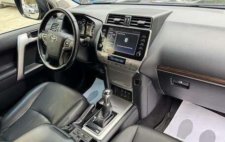 Toyota Land Cruiser Prado 150 рестайлинг 2, 2021 год, 5 940 000 рублей, 25 фотография