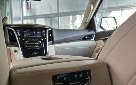 Cadillac Escalade IV, 2019 год, 5 810 000 рублей, 18 фотография