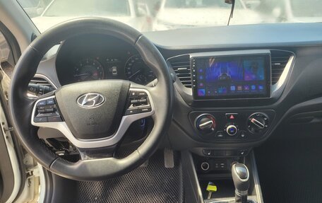 Hyundai Solaris II рестайлинг, 2017 год, 670 000 рублей, 4 фотография