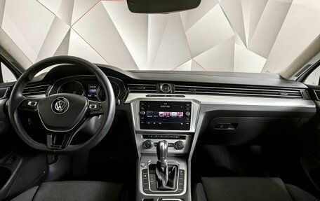 Volkswagen Passat B8 рестайлинг, 2019 год, 2 130 000 рублей, 14 фотография