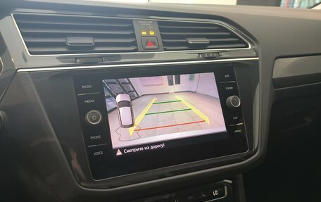 Volkswagen Tiguan II, 2018 год, 2 390 000 рублей, 4 фотография
