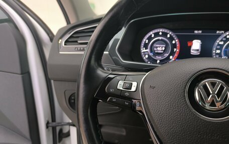 Volkswagen Tiguan II, 2018 год, 2 390 000 рублей, 18 фотография