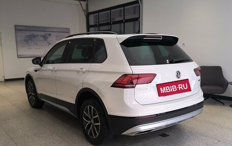 Volkswagen Tiguan II, 2018 год, 2 390 000 рублей, 6 фотография