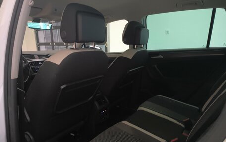 Volkswagen Tiguan II, 2018 год, 2 390 000 рублей, 25 фотография