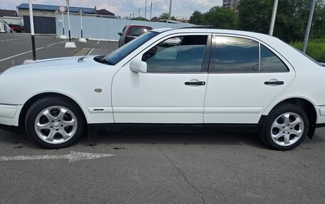 Mercedes-Benz E-Класс, 1999 год, 380 000 рублей, 2 фотография
