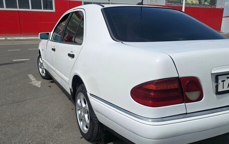 Mercedes-Benz E-Класс, 1999 год, 380 000 рублей, 6 фотография