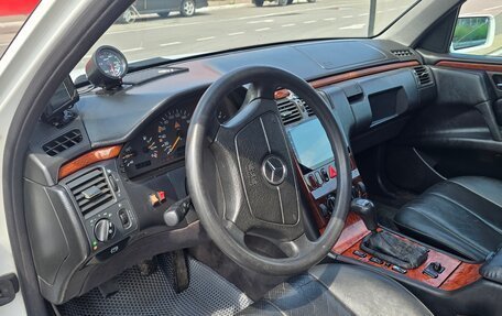 Mercedes-Benz E-Класс, 1999 год, 380 000 рублей, 9 фотография