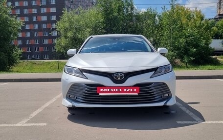 Toyota Camry, 2019 год, 2 740 000 рублей, 3 фотография
