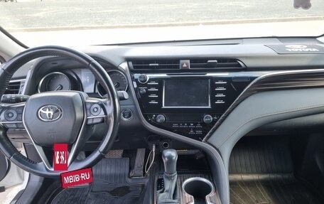 Toyota Camry, 2019 год, 2 740 000 рублей, 14 фотография