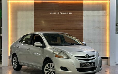 Toyota Yaris III рестайлинг, 2007 год, 610 000 рублей, 3 фотография