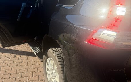 Toyota Land Cruiser Prado 150 рестайлинг 2, 2016 год, 4 500 000 рублей, 14 фотография