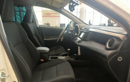 Toyota RAV4, 2016 год, 2 550 000 рублей, 13 фотография