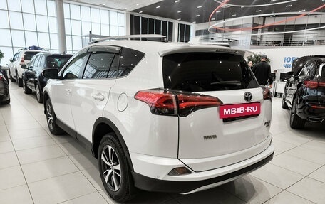 Toyota RAV4, 2016 год, 2 550 000 рублей, 8 фотография