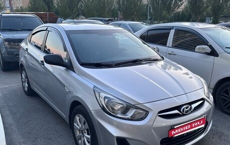 Hyundai Solaris II рестайлинг, 2012 год, 1 250 000 рублей, 2 фотография