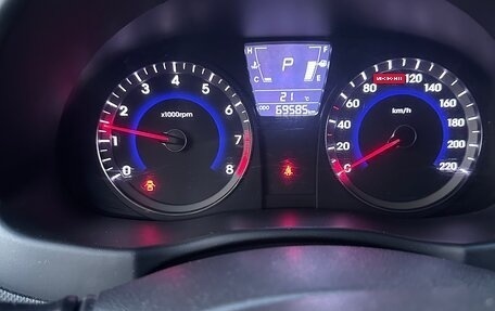 Hyundai Solaris II рестайлинг, 2012 год, 1 250 000 рублей, 8 фотография