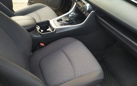 Toyota RAV4, 2019 год, 3 600 000 рублей, 7 фотография