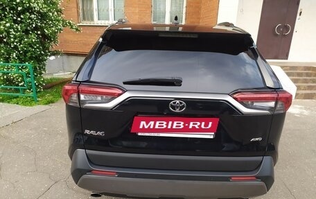 Toyota RAV4, 2019 год, 3 600 000 рублей, 4 фотография
