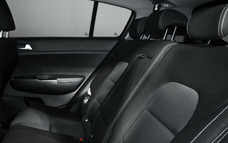 KIA Sportage IV рестайлинг, 2022 год, 2 390 000 рублей, 13 фотография