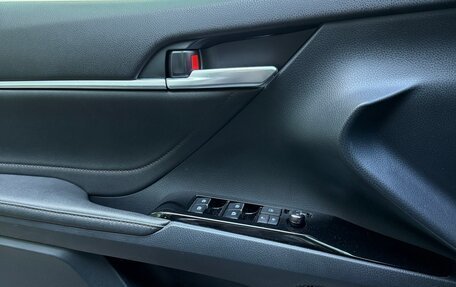 Toyota Camry, 2020 год, 2 650 000 рублей, 9 фотография