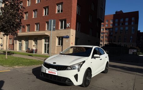 KIA Rio IV, 2020 год, 1 590 000 рублей, 4 фотография