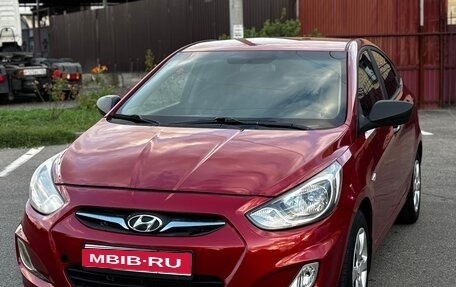 Hyundai Solaris II рестайлинг, 2012 год, 595 000 рублей, 1 фотография