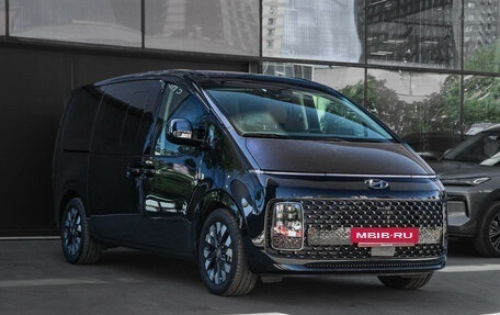 Hyundai Staria, 2021 год, 5 600 000 рублей, 3 фотография