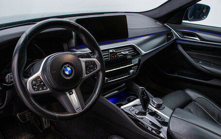 BMW 5 серия, 2022 год, 4 820 000 рублей, 10 фотография