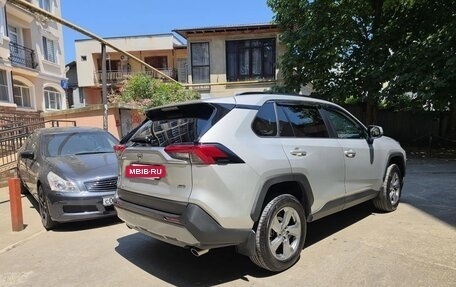 Toyota RAV4, 2021 год, 3 250 000 рублей, 2 фотография
